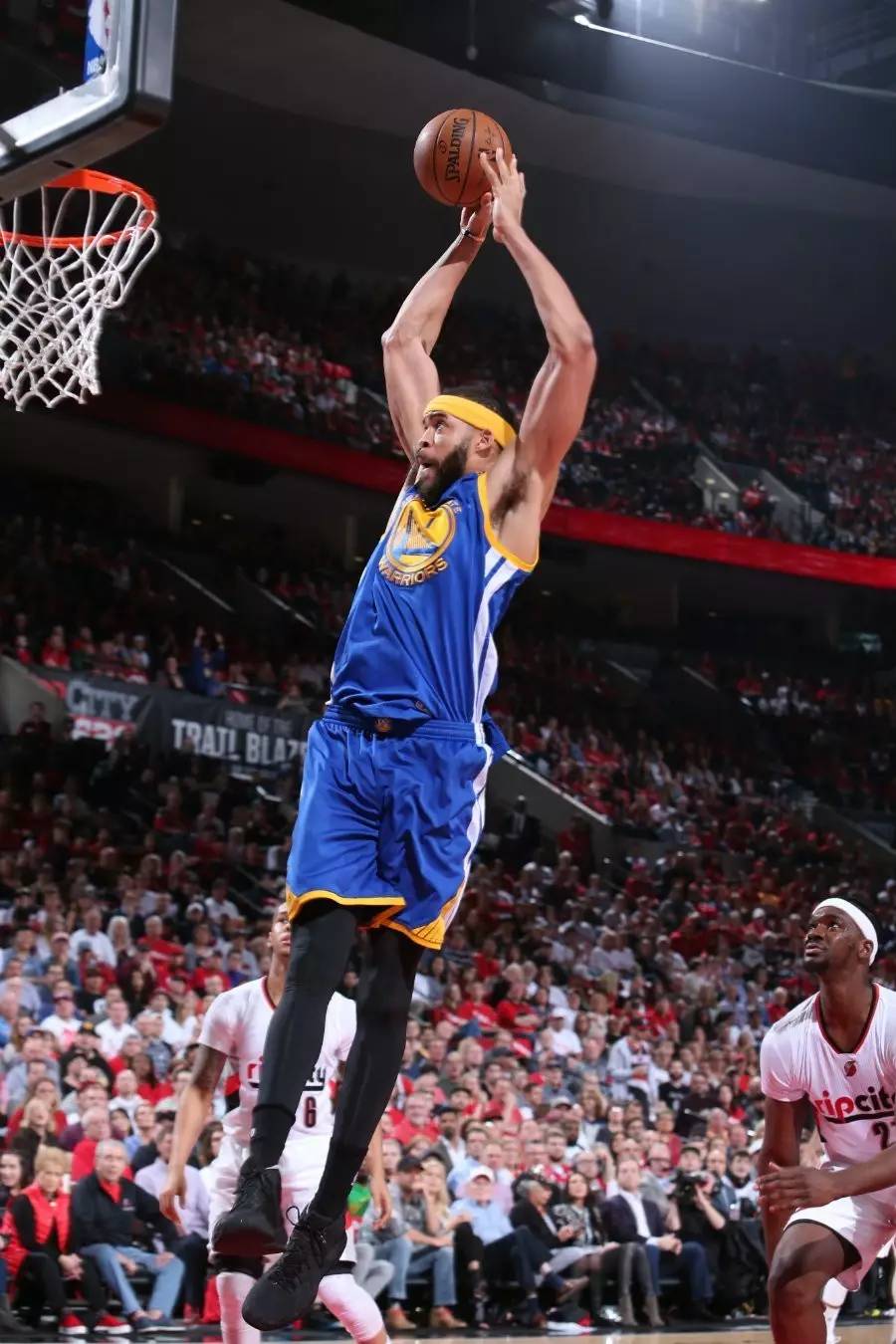 真人百家乐-Ning重要时刻反败为胜，雄鹿带队取胜！赛场气氛高涨-真人百家乐